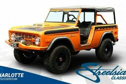 Ford Bronco 4x4 Custom SUV 1974 Orange