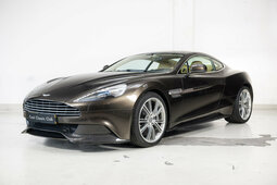 Aston Martin Vanquish Coupé 2013 Marrone