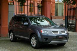 Mitsubishi Outlander 2.0d 4WD Rockford~AHK~Navi~7-Sitz*... 2008