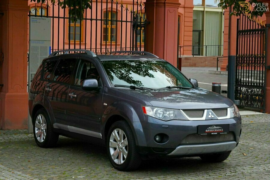 Mitsubishi Outlander 2.0d 4WD Rockford~AHK~Navi~7-Sitz*... 2008