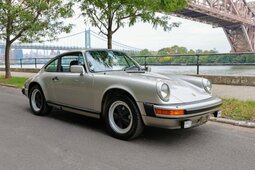 Porsche 911 Coupe 1982 Silberfarben