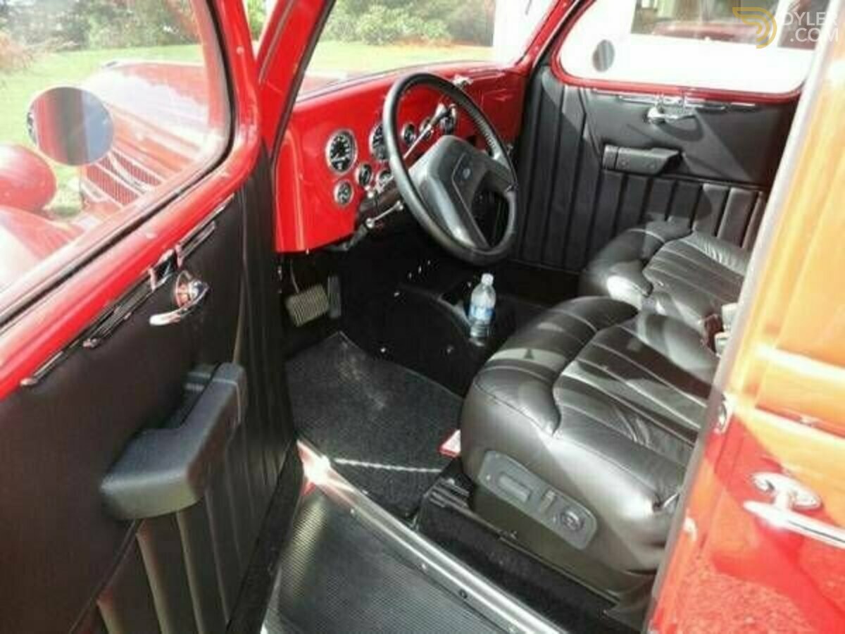 1936 Ford Custom Humpback 4-Door, foto 3