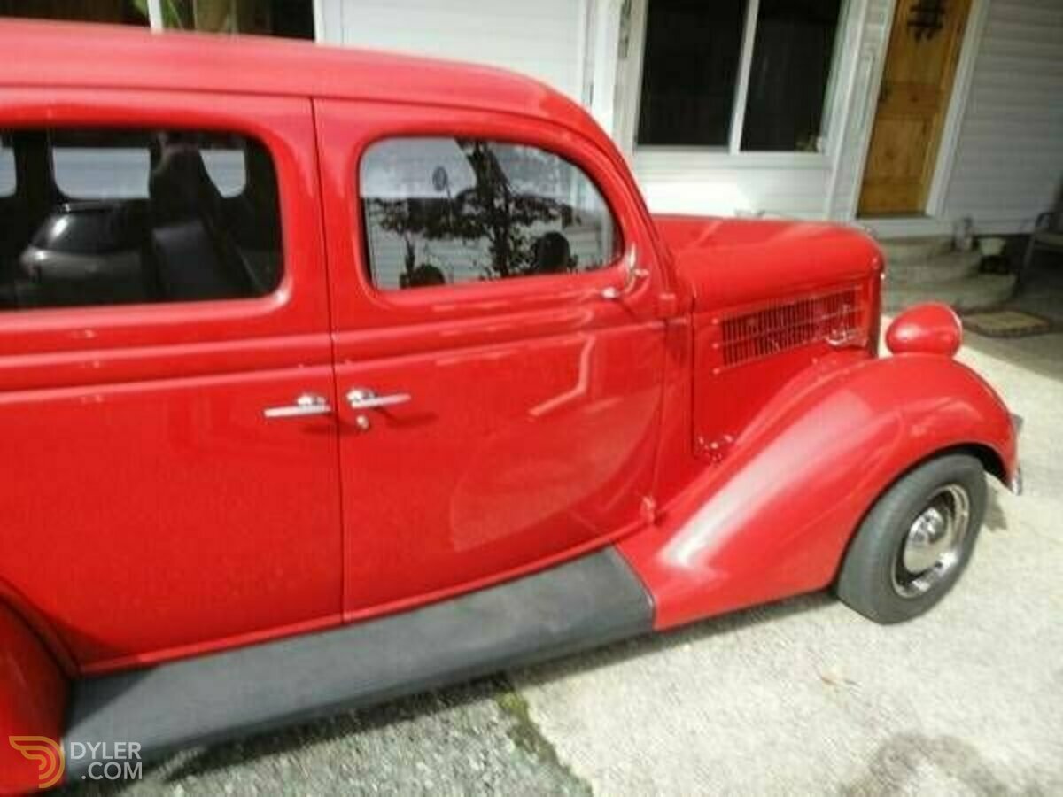 1936 Ford Custom Humpback 4-Door, foto 5