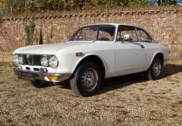 Alfa Romeo GTV 2000 Bertone Coupe 1974 White Alfa Romeo GTV 2000 Bertone Coupe 1974 White Car for Sale. 366765