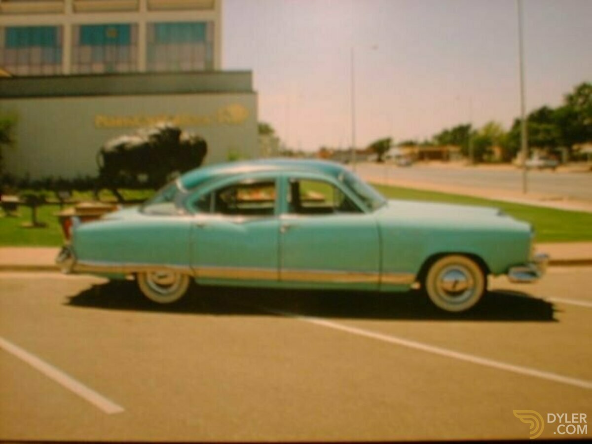 1954 Kaiser Manhattan, foto 2