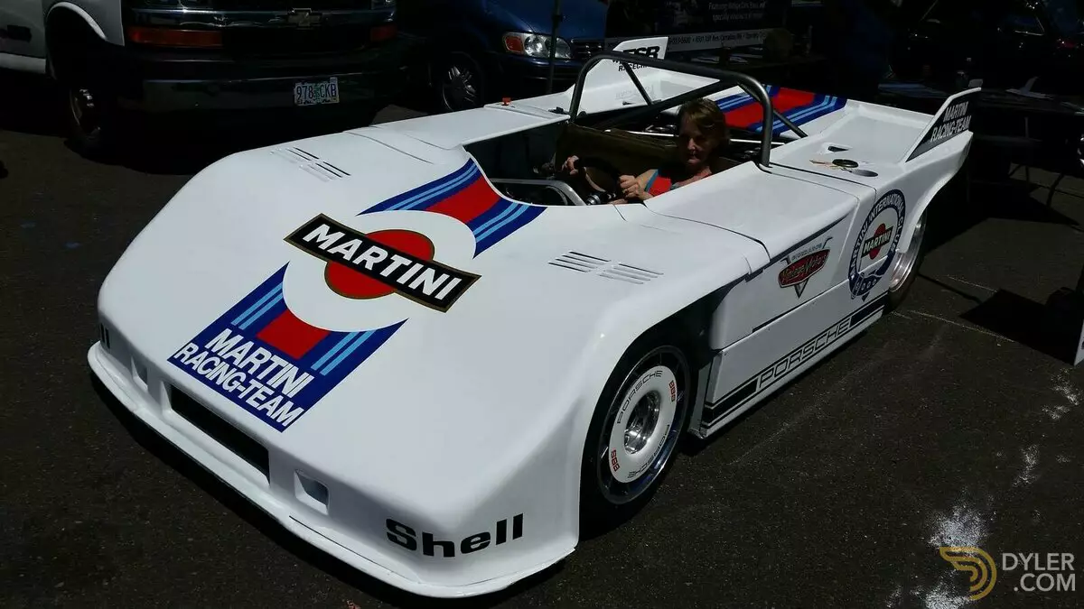large_classic-porsche-908-p908
