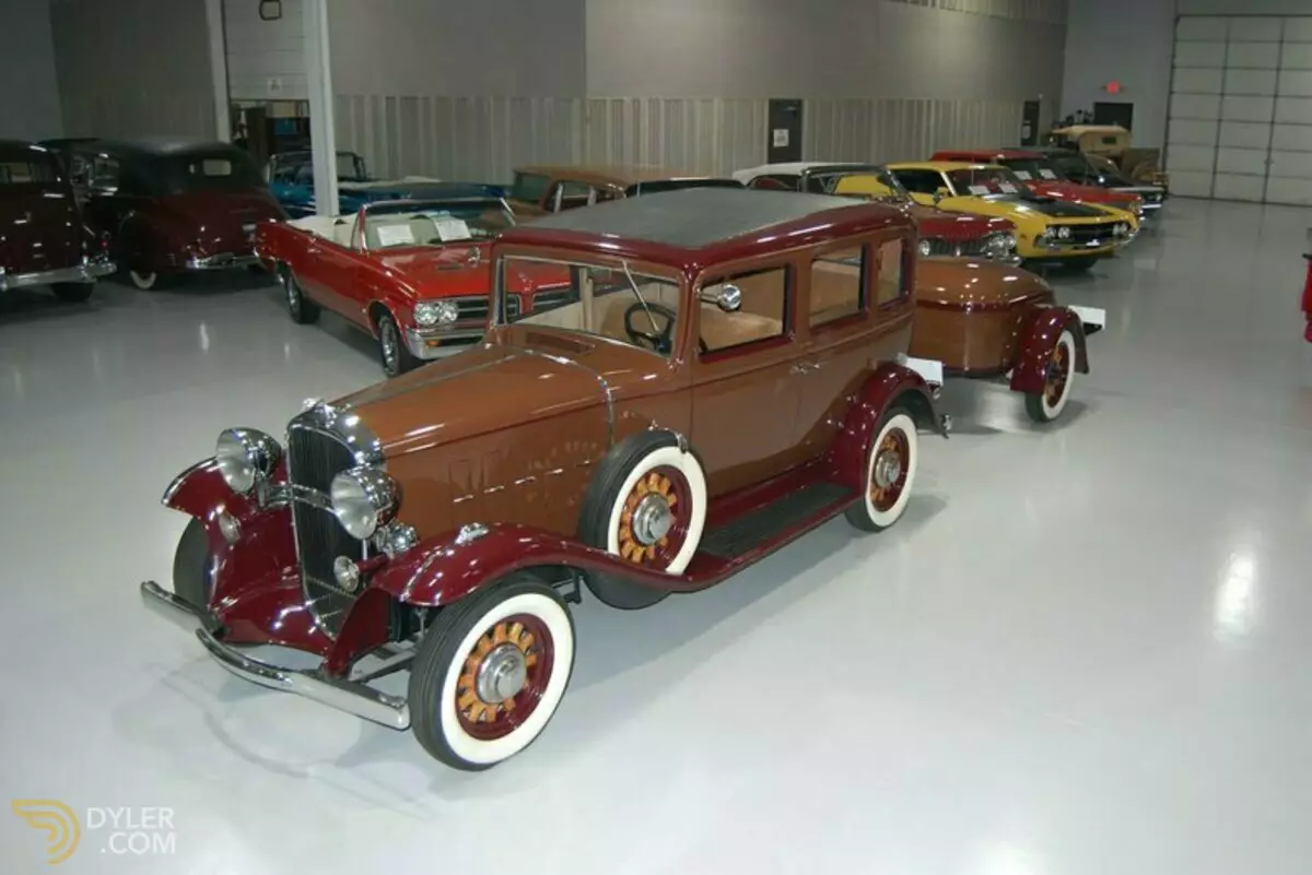 Classic 1932 Oldsmobile F-32 Sedan with Mullins Style Trailer For