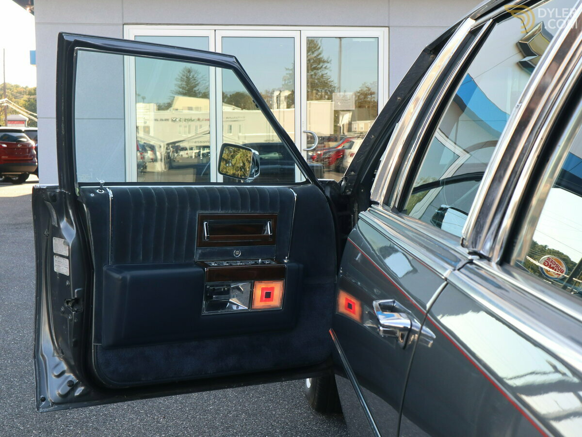 1988 Cadillac Brougham Base, foto 10