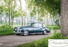 Bentley S3 6.2 V8 Sedan / Saloon 1965 Green 1965 Bentley S3 Sedan S3 6.2 V8 Car for Sale. 403469