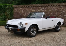 Fiat 124 Sport Spider 2000 Pininfarina Cabriolet / Roadster 1980 White Fiat 124 Sport Spider 2000 Pininfarina Cabriolet / Roadster 1980 White Car for Sale. 315809