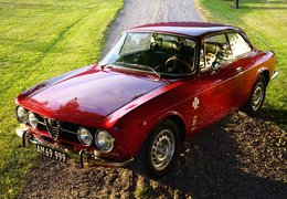 Alfa Romeo 1750 GTV Series 2 Coupe 1971 Red Alfa Romeo 1750 GTV Series 2 Coupe 1971 Red Car for Sale. 380871