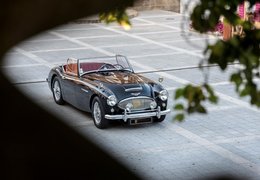 Austin-Healey 3000 Mk II BT7 Rare Triple Carburetor Cabriolet / Roadster 1961 Black Austin-Healey 3000 Mk II BT7 Rare Triple Carburetor Cabriolet / Roadster 1961 Black Car for Sale. 456387