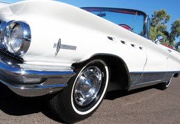Buick Electra 225 Sedan / Saloon 1960 White Buick Electra 225 Sedan / Saloon 1960 White Car for Sale. 281475