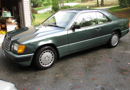 Mercedes-Benz CE 300 Two-door coupe Coupe 1989 Green Mercedes-Benz CE 300 Two-door coupe Coupe 1989 Green Car for Sale. 357760