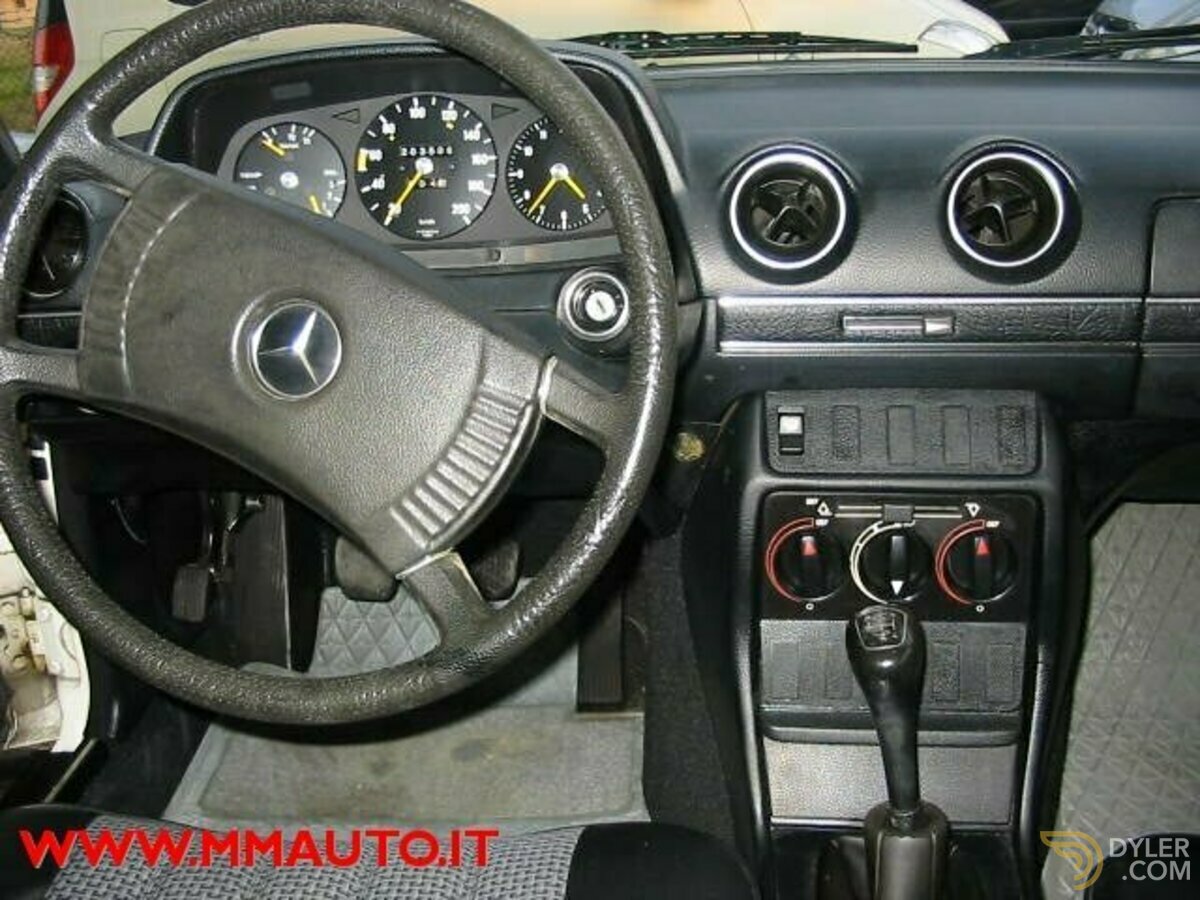 1979 Mercedes-Benz 200, foto 12