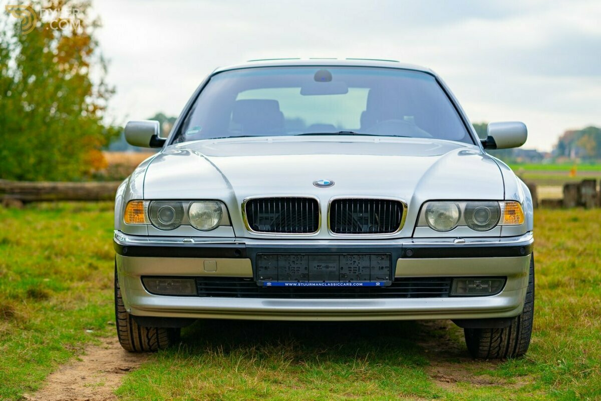 2000 BMW 750i V12 Sedan, foto 2