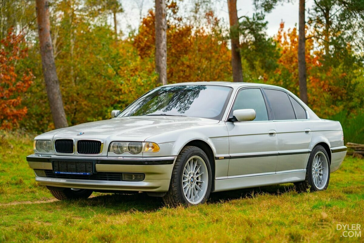 2000 BMW 750i V12 Sedan, foto 1