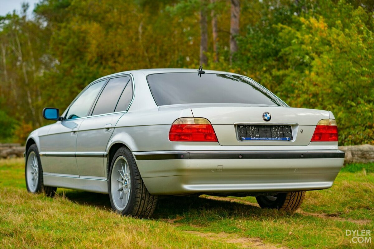 2000 BMW 750i V12 Sedan, foto 3