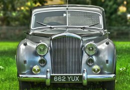 Bentley Mark VI H.J. Mulliner Lightweight Saloon Sedan / Saloon 1951 Grey Bentley Mark VI H.J. Mulliner Lightweight Saloon Sedan / Saloon 1951 Grey Car for Sale. 345499