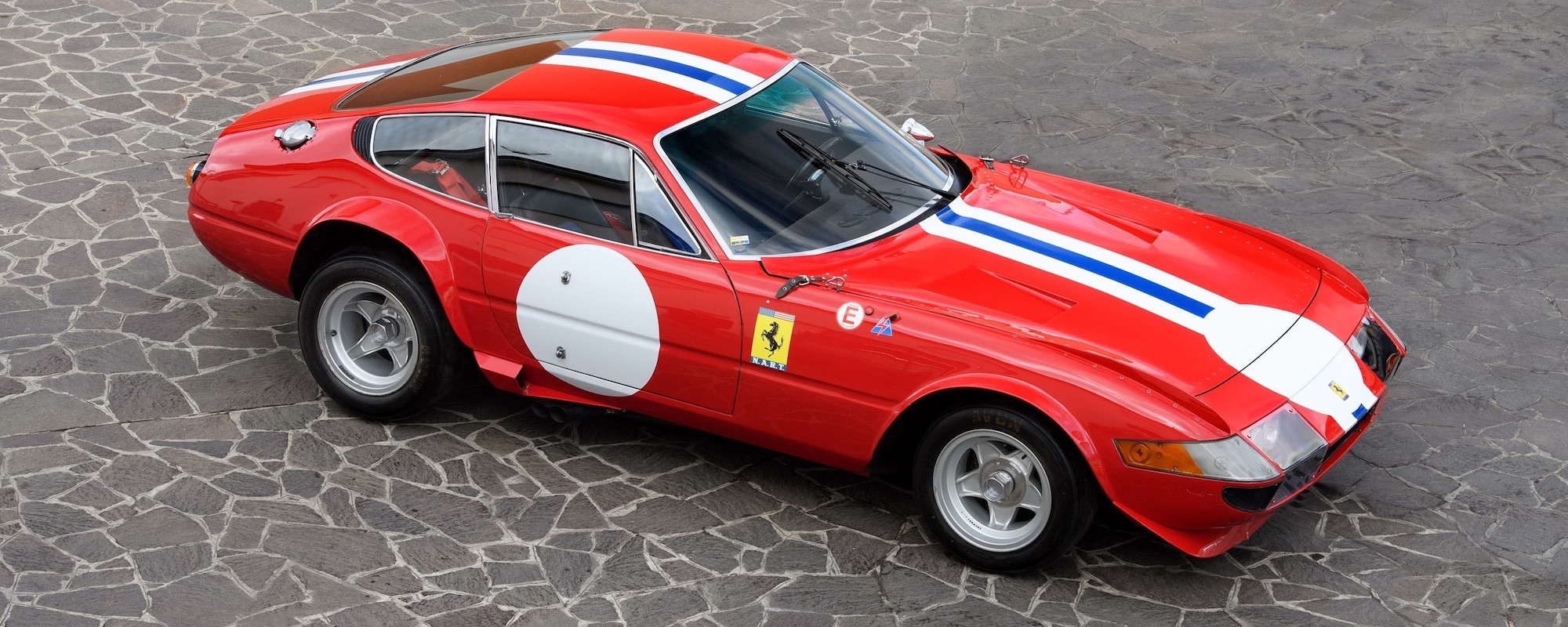 Ferrari 365 GTB4 Daytona Competizione: Nacido para Liderar