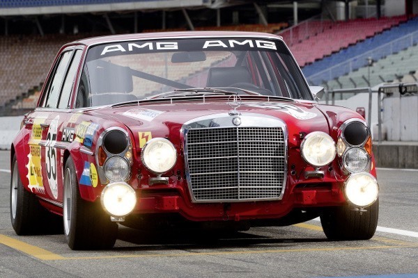 La Storia del Maiale Rosso Mercedes