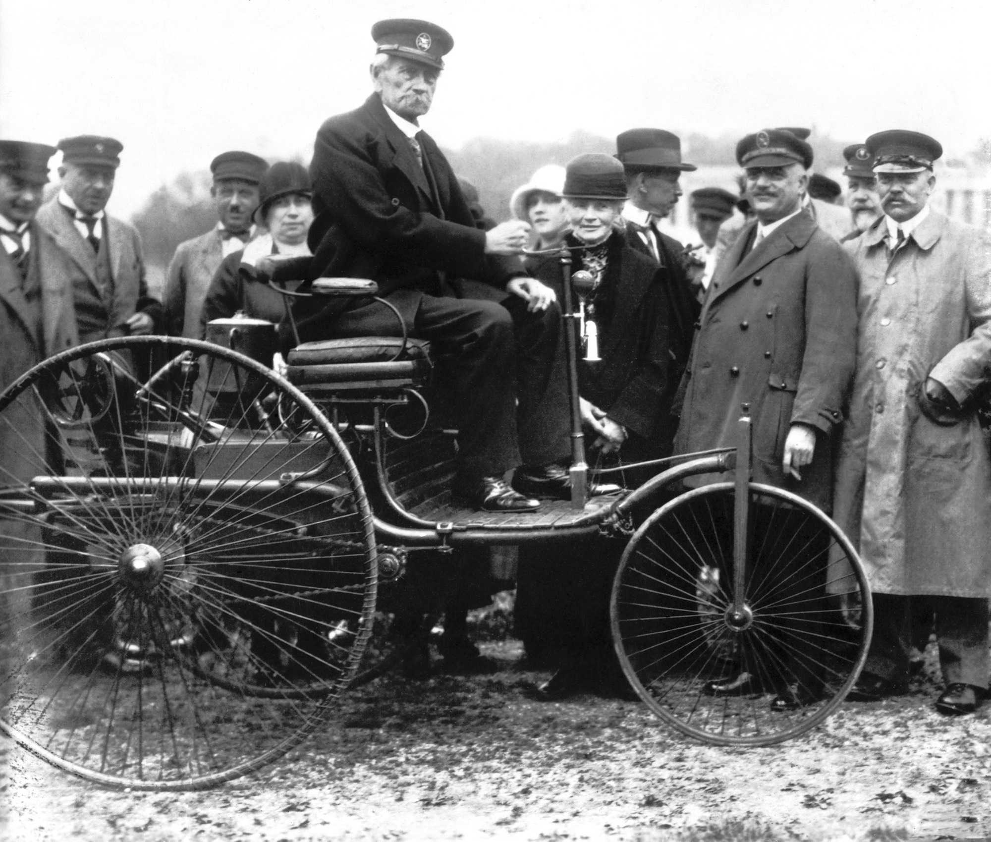 A Hist ria Da Pessoa Que Criou O Primeiro Carro Do Mundo Dyler