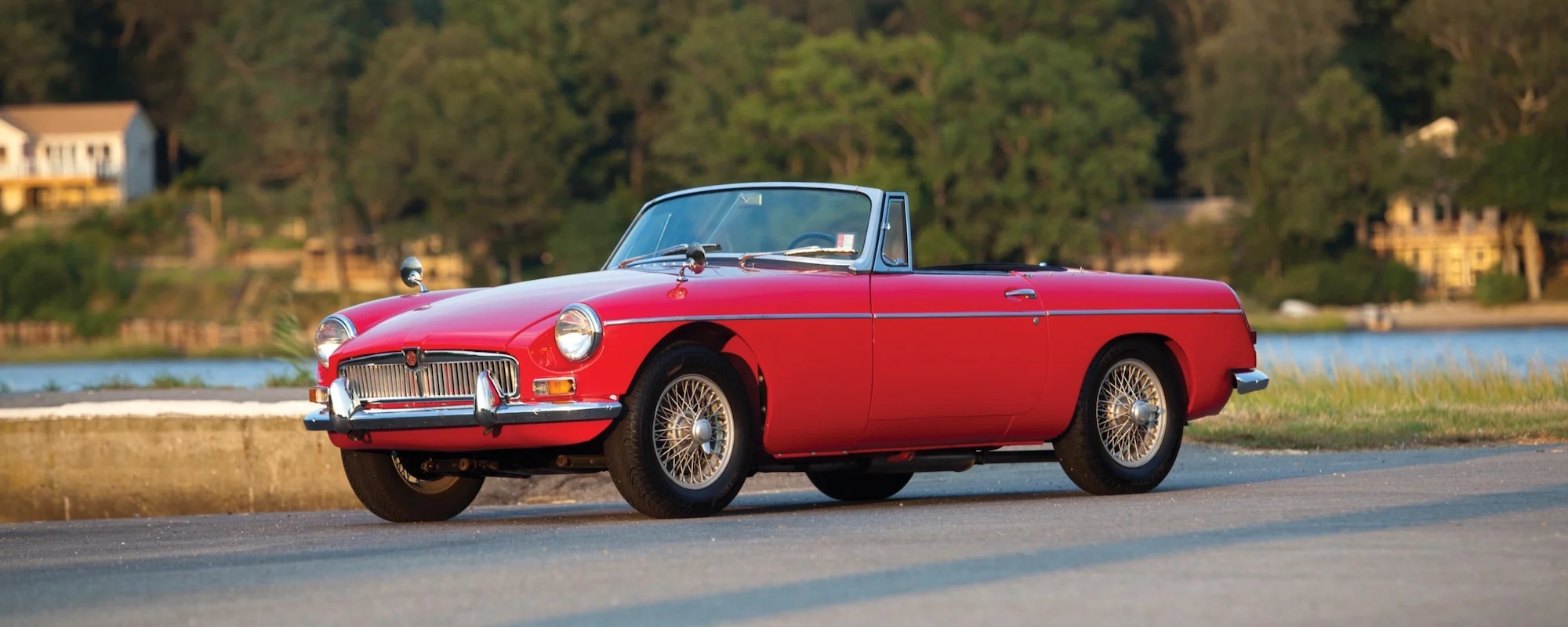 L'Icona Britannica delle Auto Sportive: MGB Roadster e GT